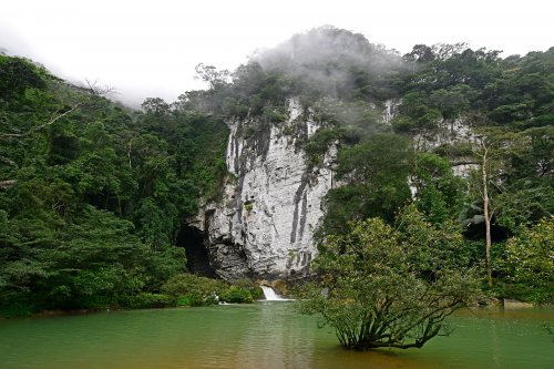 Hang Ken cave (Tan Hoa, Vietnam) - Vue d'ensemble de l'entrée et de la résurgence(SP-25-0226)