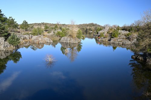 Lac temporaire des Rives (Larzac, Aveyron) - Partie sud-est du lac (sans personnage)(HY-26-0013)