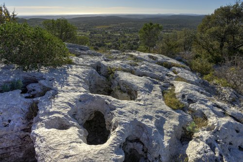 Pic Saint Loup (Hérault) - Figures de karstification sur la crête ouest(RR-14-0032)