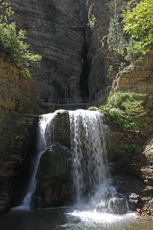Abîme de Bramabiau (Gard) - Cascade à la sortie de la cavité(SP-06-0152)