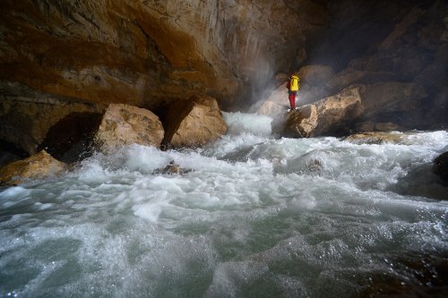 Rivière souterraine de Bournillon (Vercors, Isère) - Galerie principale avec rivière en crue (SP-13-0718)