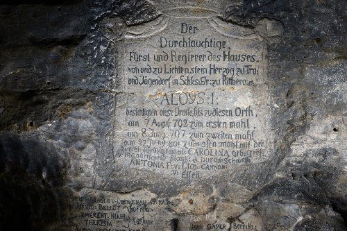 Bysci Scala Cave (Tchéquie, Moravie) - Inscriptions du XVIIIème siècle non loin de à l'entrée de la grotte(SP-13-0791)