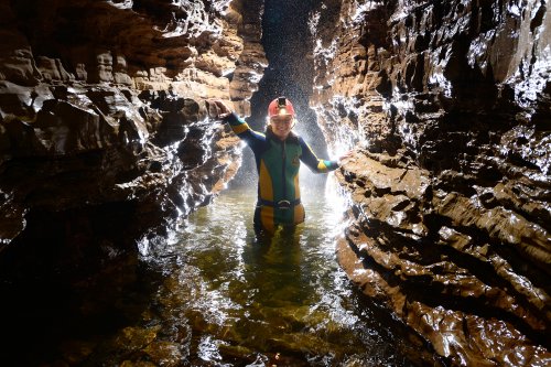 Abîme de Bramabiau (Gard) - Progression dans la rivière souterraine(SP-14-0502)