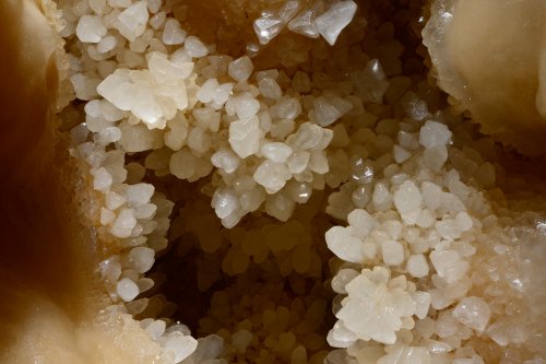 KotalehKhor Cave (Province de Zanjan, Iran) - Gour à sec avec gros cristaux de calcite (SP-15-0063)