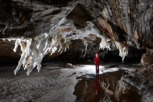 3N Cave(Namakdan, Qeshm, Iran) - Salle avec stalactites massives de sel(SP-15-0187)