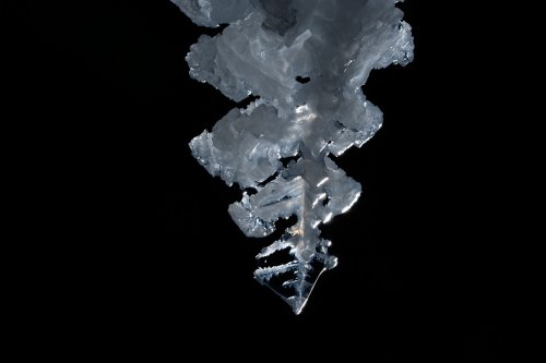 3N Cave(Namakdan, Qeshm, Iran) - Extrémité d'une stalactite de sel(SP-15-0232)