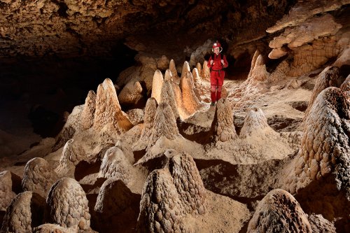 Sima de la Higuera (Pliego, Région de Murcia, Espagne) - Cônes géants(SP-15-0496)