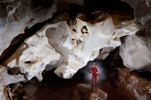 Cueva del Puerto (Calasparra, Région de Murcia, Espagne) 6 Galerie avec calcaires corrodés(SP-15-0557)