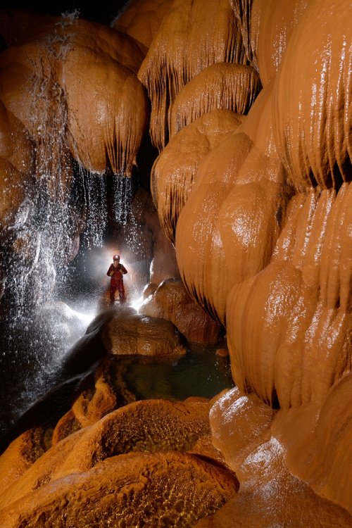 Mencilis Cave (Safranbolu, Turquie) : cascade au milieu de coulées de calcite.(SP-15-0883)