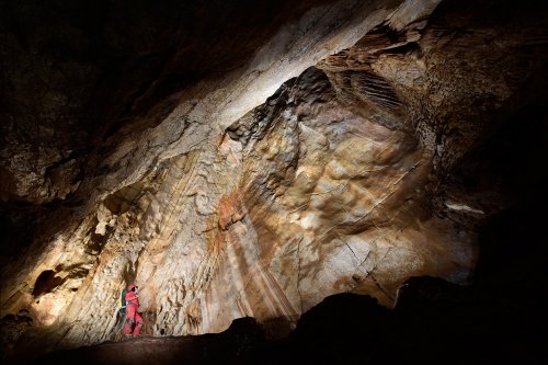 Mammoth Cave (Jenolan Karst Conservation Reserve, Australie) - Grande salle avec parois verticales ("Railway tunnel")(SP-17-1190)