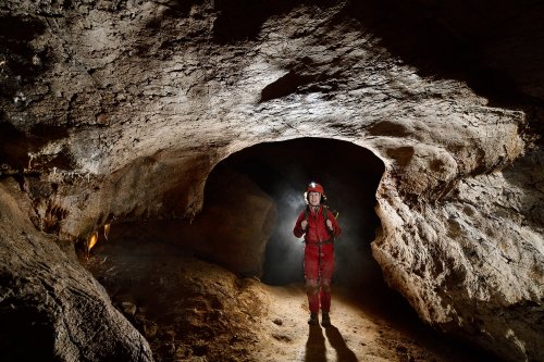 Huttenblaserschachthöhle (Allemagne) - Galerie du "tunnel" correspondant à une ancienne conduite forcée qui a été surcreusée puis remplie de sédiments.(SP-18-0669)