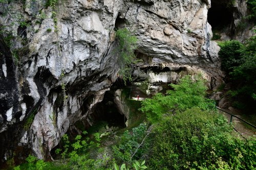 Grotte de Lombrives (Ariège) - Entrée principale de la grotte(SP-18-1327)
