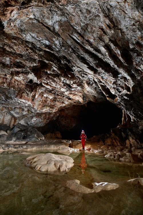 Grotte de Lombrives (Ariège) - Petite laisse d'eau dans la galerie après le lac(SP-18-1432)