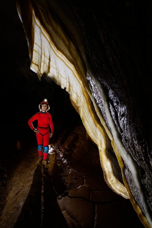 Pestera Bulba (réseau supérieur) - Grande draperie translucide dans les galeries supérieures(SP-18-1860)