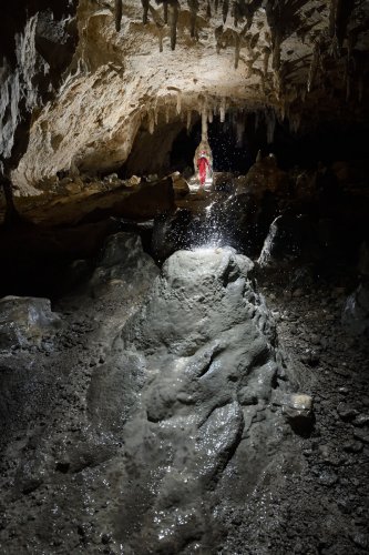Grotte de Lombrives (Ariège) - Travail sur la profondeur de champ dans la galerie de la Mamelle(SP-21-0196)