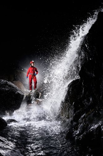 Gouffre de la Pierre Saint-Martin (Pyrénées Atlantiques - Cascade dans la salle de la Verna (débit d'étiage)(SP-21-1533)