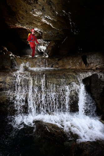 Gouffre de la Pierre Saint-Martin (Pyrénées Atlantiques - Rivière Saint-Vincent avec petite cascade en amont immédiat de la salle de la Verna(SP-21-1565)