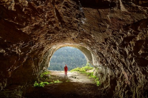 Entrée de la grotte de Granges sur Baume (Doubs)(SP-21-1794)