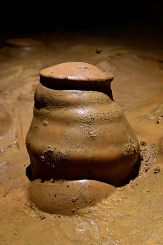 Grotte de Foissac (Trou qui Fume) - Stalagmite en forme de poterie(SP-22-1235)