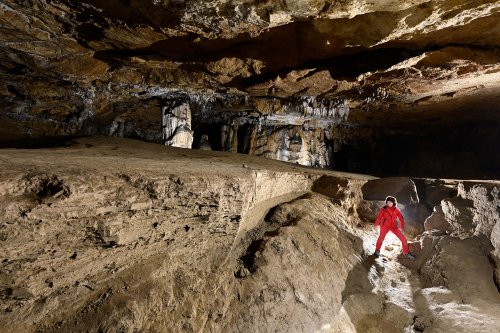 Grotte préhistorique de Bédeilhac (Ariège) - Canyon creusé dans des varves au sol de la salle finale (SP-22-2296)