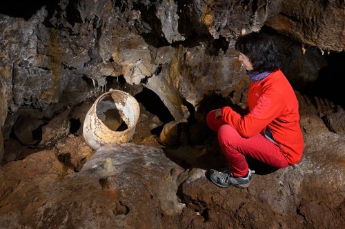 Grotte de Foissac (Aveyron) - Partie touristique : poterie chalcolithique(SP-23-0611)