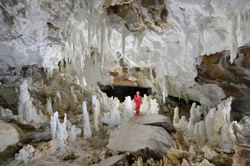 Grotte de Geophysicheskaya (Turkménistan) - Galerie blanche : vue générale de l'entrée de la galerie (SP-24-0915)