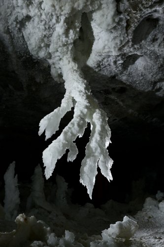 Grotte de Geophysicheskaya (Turkménistan) - Salle blanche : chandelier de gypse géant(SP-24-1047)