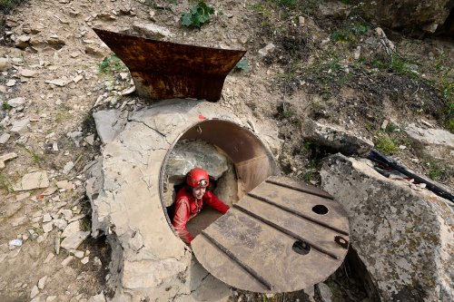Grotte de Geophysicheskaya (Turkménistan) - Entrée de la cavité.(SP-24-1411)