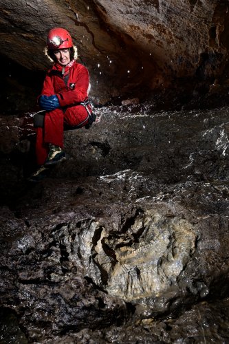 Gouffre de la Pierre Saint-Martin (Pyrénées-Atlantiques) - Fossile de polypiers entre la salle de la Verna et la salle Chevalier(SP-24-2249)