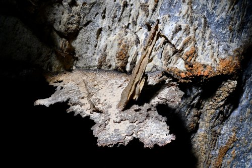 Blue cave (Botswana) - Protubérance de silice sur une paroi résultant du phénomène de fantômisation(SP-25-0976)