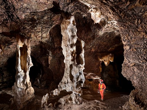 Gcwihaba cave (Botswana) - Ensemble de grands piliers corrodés(SP-25-1115)
