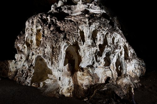 Gcwihaba cave (Botswana) - Paroi corrodée avec des coupoles (le sarcophage)(SP-25-1170)