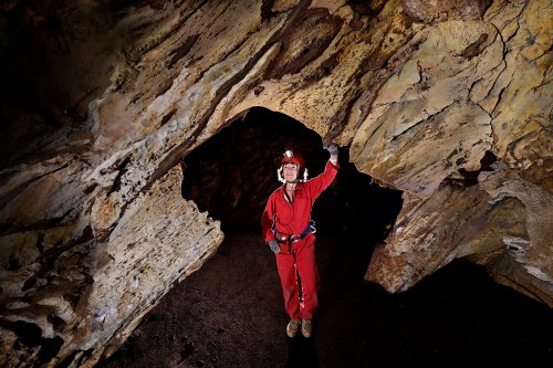 Gcwihaba cave (Botswana) - Spéléo dans une "porte" (SP-25-1191)
