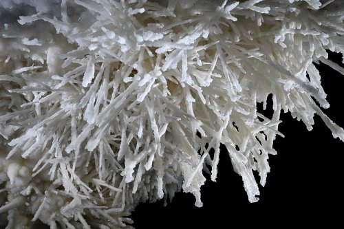 Grotte de Geophysicheskaya (Turkménistan) -  Bouquet de concrétions d'aragonite aciculaire(SP-26-0679)