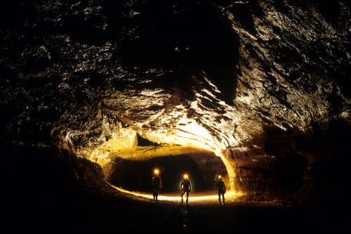 Grotte de Lombrives - Spéléos "envahisseurs" dans grande galerie inférieure(Spe-07479)