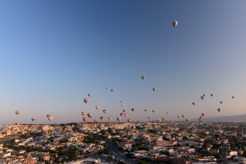 Turquie - Cappadoce - Vallée de Göreme - Départ des ballons au dessus de Göreme au petit matin(VO-15-0904.jpg)