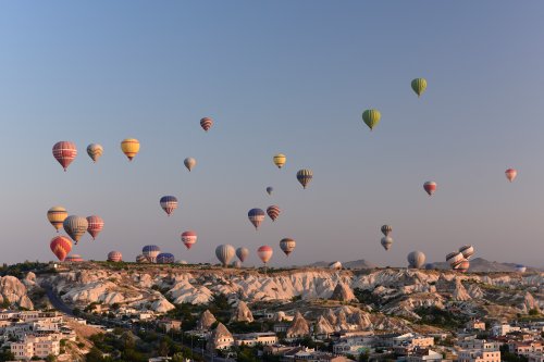 Turquie - Cappadoce - Vallée de Göreme - Départ des ballons au dessus de Göreme au petit matin(VO-15-0907)