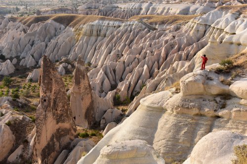 Turquie - Cappadoce - Vallée de Göreme - Tufs volcaniques colorés  (VO-15-1031)