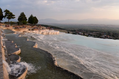 Turquie - Site de Pamukkale : gours dans les travertins de la partie supérieure.(VO-15-1231)