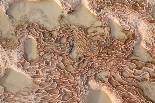 Turquie - Site de Pamukkale : détail de micro gours dans les travertins(VO-15-1286)