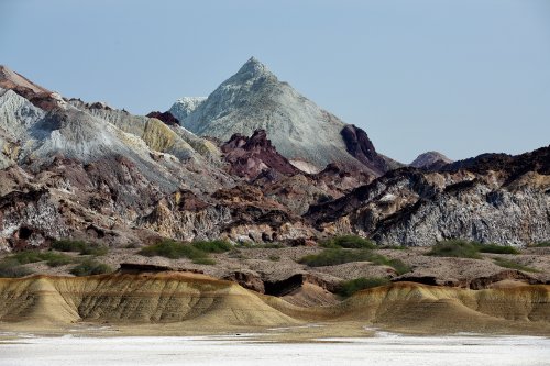 Iran (île d'Hormoz) : montagne de sel blanc(VO-16-0283)