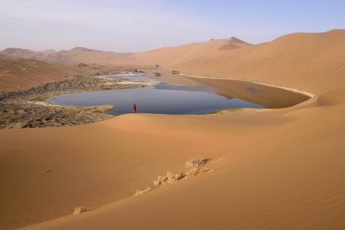 Désert du Badain Jaran (Chine, Mongolie Intérieure) - Lac de Suming Ji Ling vu de haut au lever du soleil(VO-16-1175)