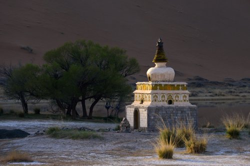 Désert du Badain Jaran (Chine, Mongolie Intérieure) - le stupa du temple de Badain Jaran.(VO-16-1258)