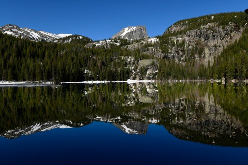 Rocky Mountains National Park (Colorado, USA) -  Bear Lake : montagnes se reflétant dans les eaux du lac(VO-18-0411)