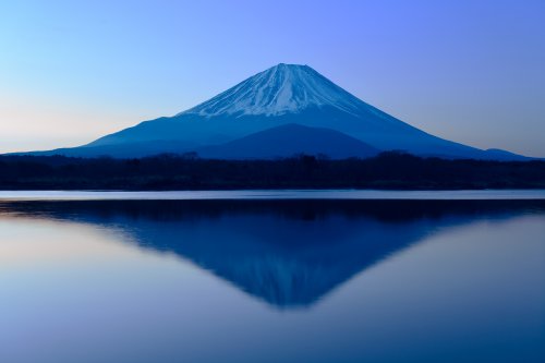 Mont Fuji (Japon) - Mont Fuji  au lever du soleil vu depuis le lac Shoji(VO-19-1260)