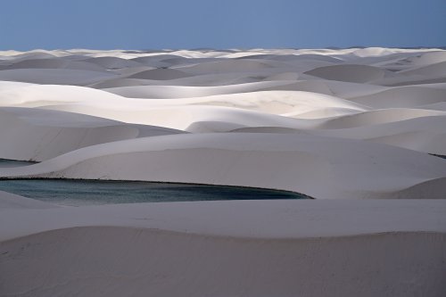 Lençois de Maranhenses (Maranhao, Brésil) - Dunes ombre et soleil dans le secteur de Lagoa Bonita(VO-23-1306)