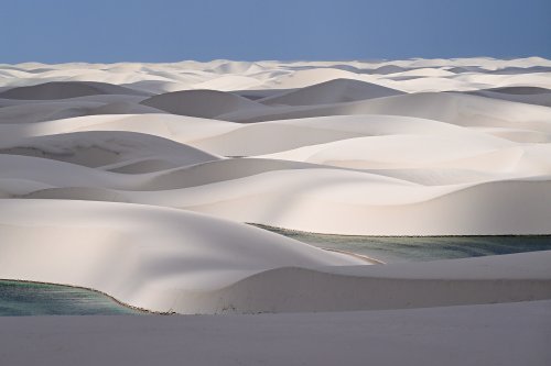Lençois de Maranhenses (Maranhao, Brésil) - Dunes ombre et soleil dans le secteur de Lagoa Bonita(VO-23-1307)