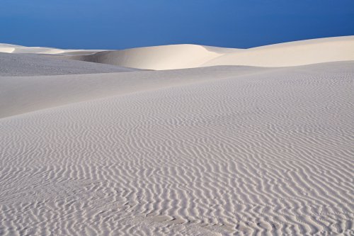 Lençois de Maranhenses (Maranhao, Brésil) - Dune de sable blanc avec rides  dans le secteur de Lagoa Azul (VO-23-1344)