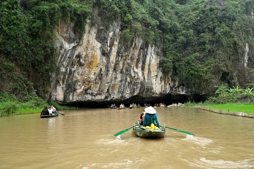 Ninh Binh (Vietnam) - Navigation sur la rivière de la vallée de Tam Coc(VO-25-0402)