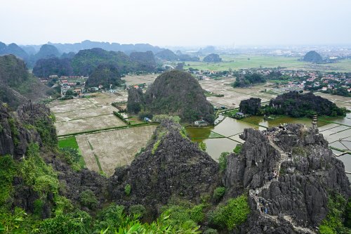 Ninh Binh (Vietnam) -  Panorama sur la plaine de Ninh Binh depuis la montagne de Hang Mua(VO-25-0449)